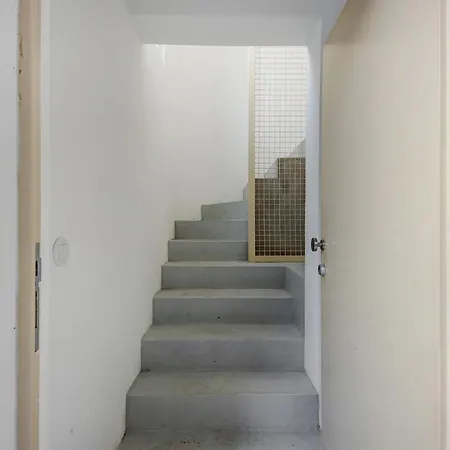 Crooked Floor House - Attic Apartamento